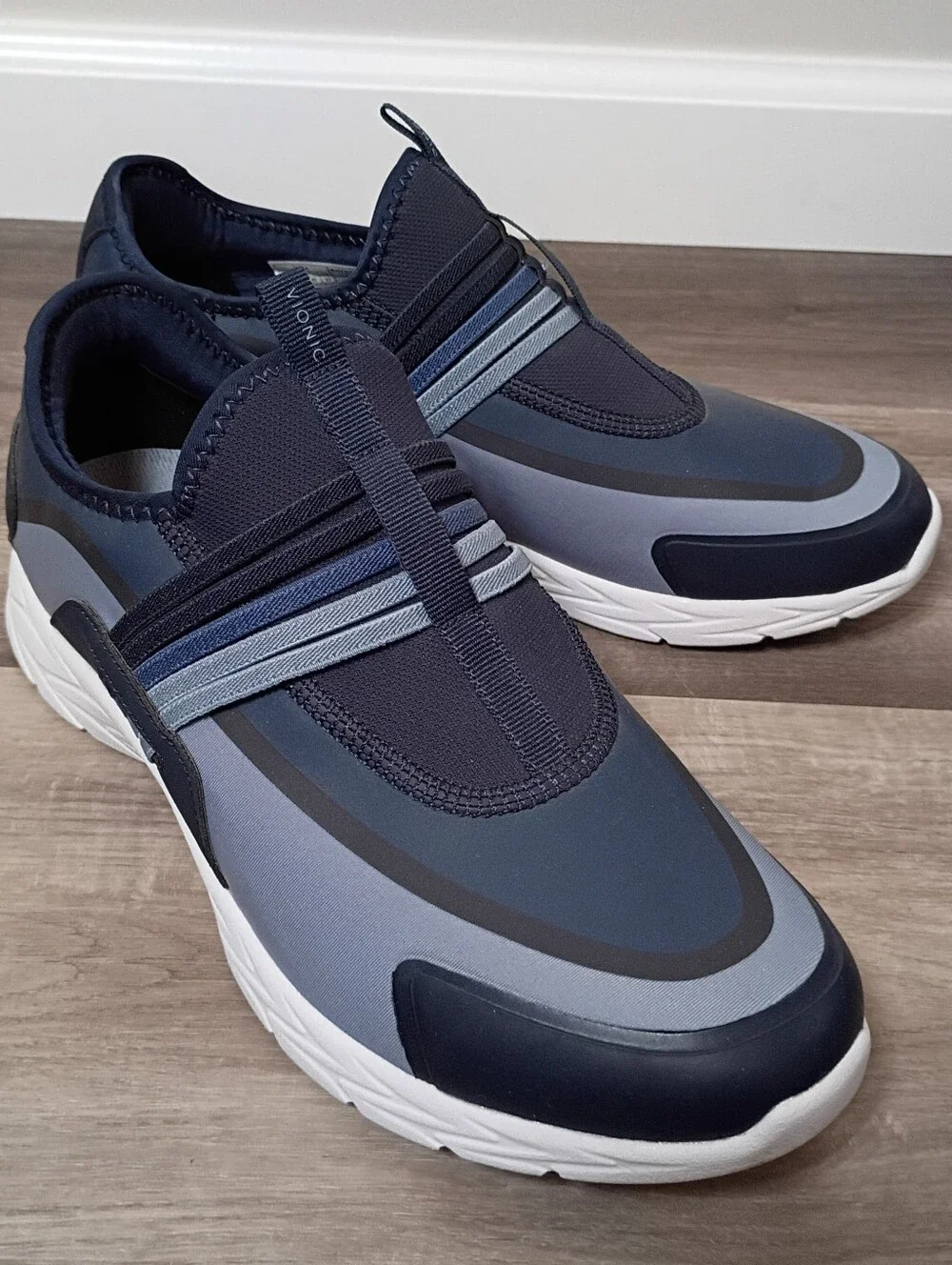 Vionic Womens Classic Blue Color Block Vayda Slip On Sneaker Shoes Size 10 Wide